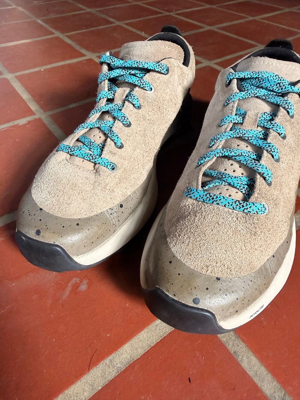 Danner Caprine Low 31328 Mens 10 Suede Plaza Taupe Vibram Casual Hiking Shoes